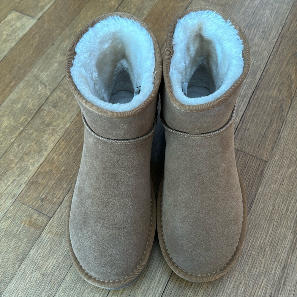 Chestnut sheeting lined mini boots